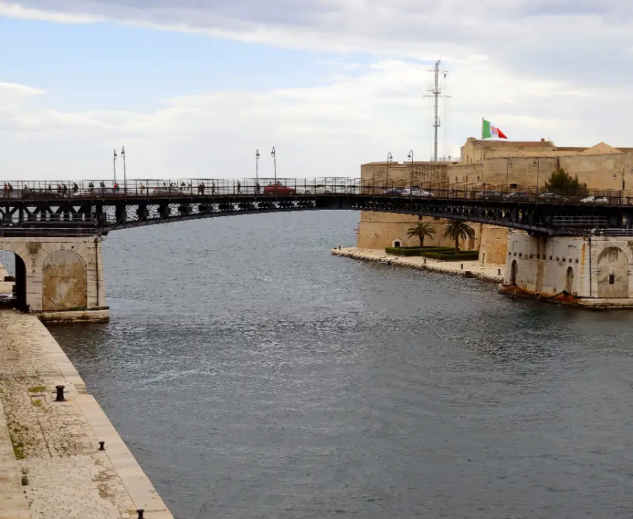 Ponte Girevole di Taranto